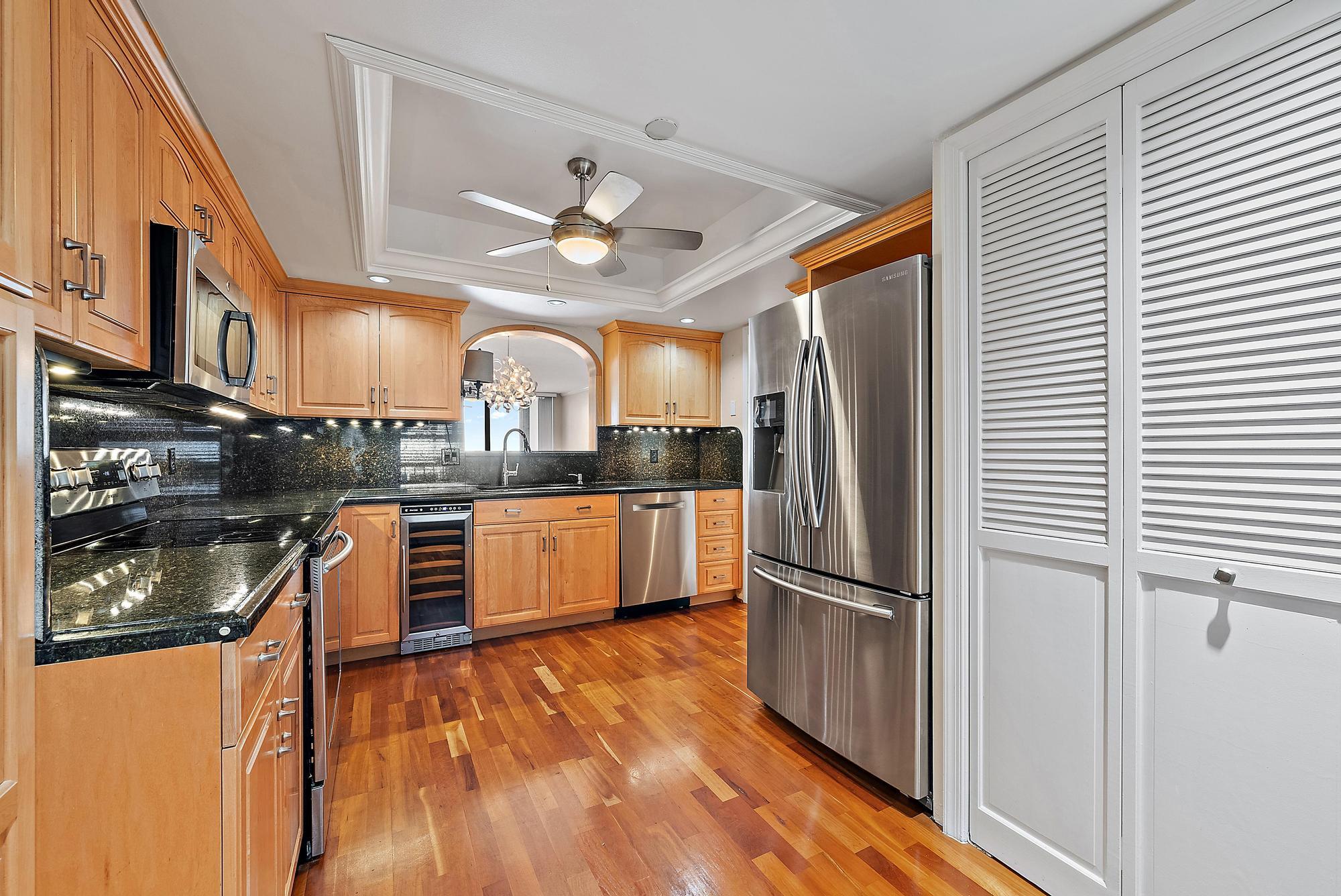 356 Golfview Road 805