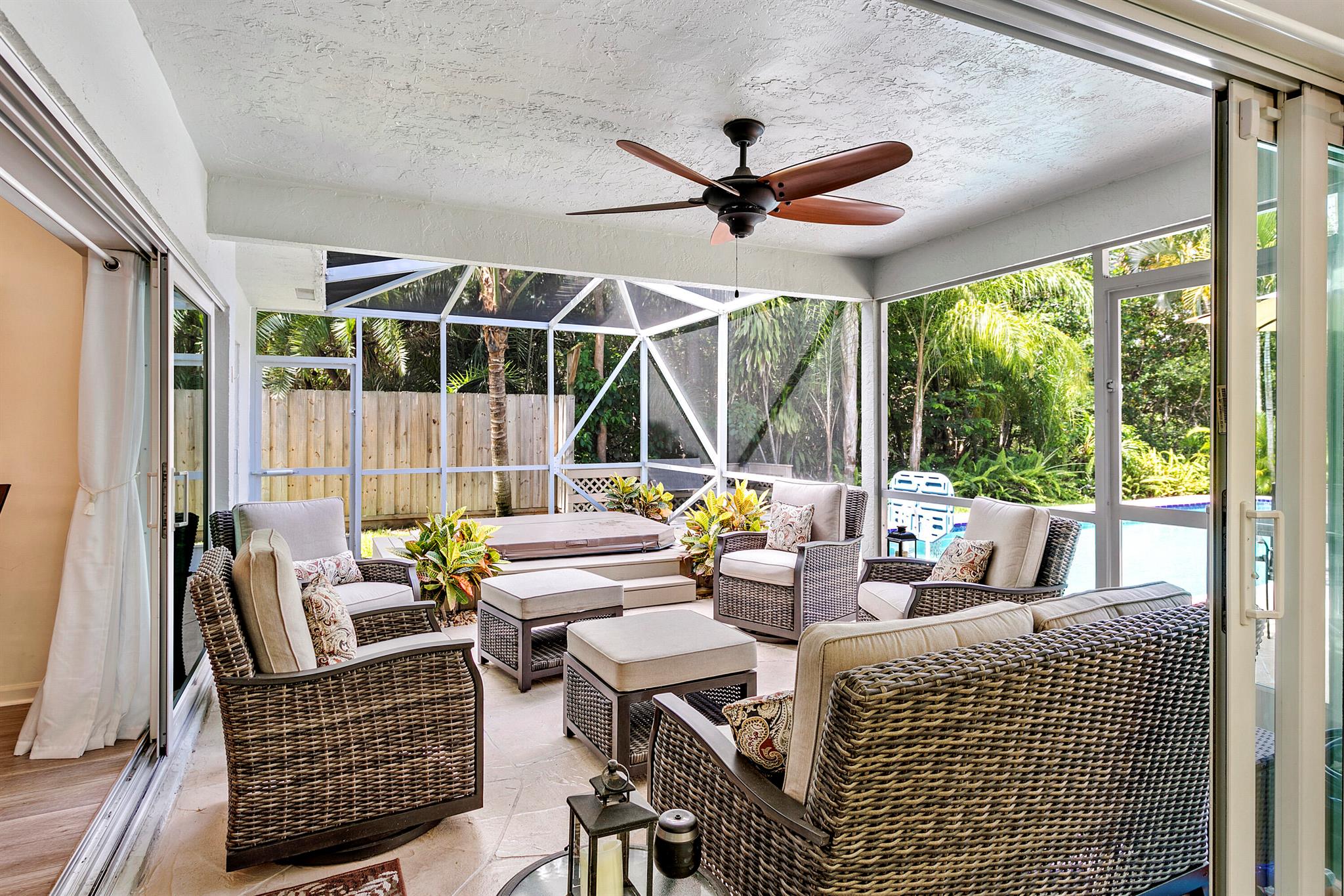 JUPITER WOODS - Residential