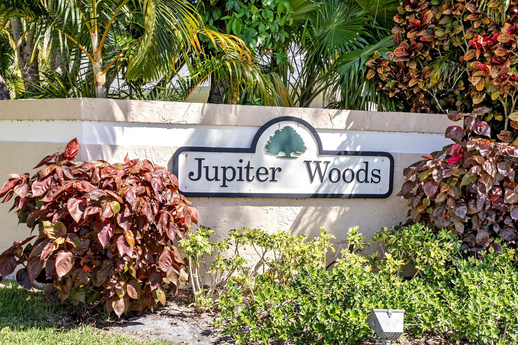 JUPITER WOODS - Residential