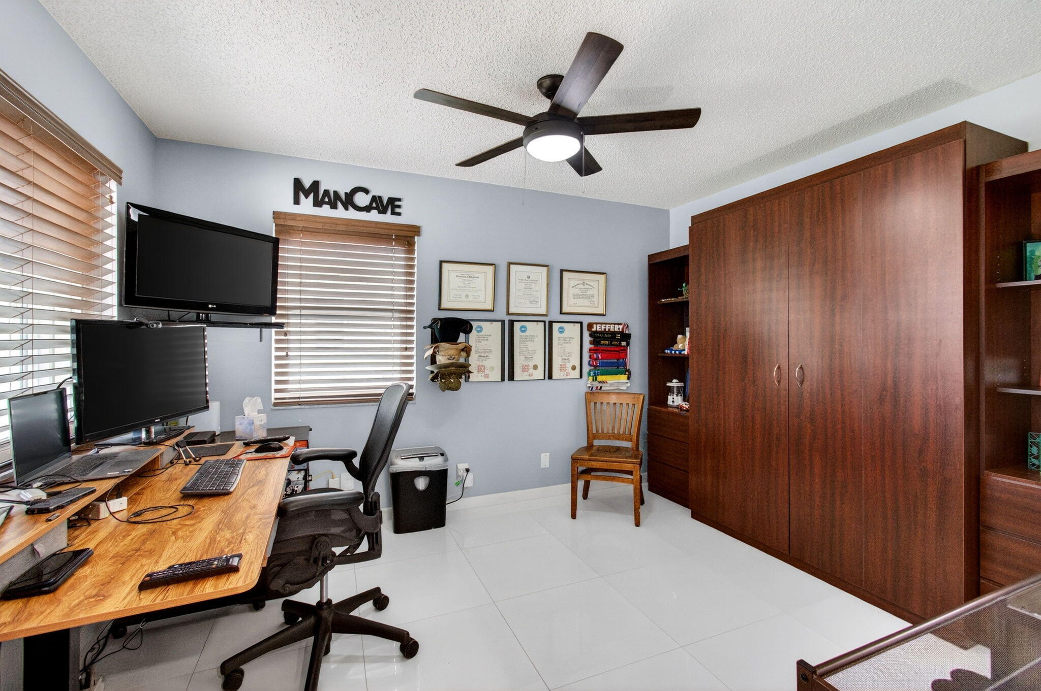 CRYSTAL LAKE VILLAS - Residential