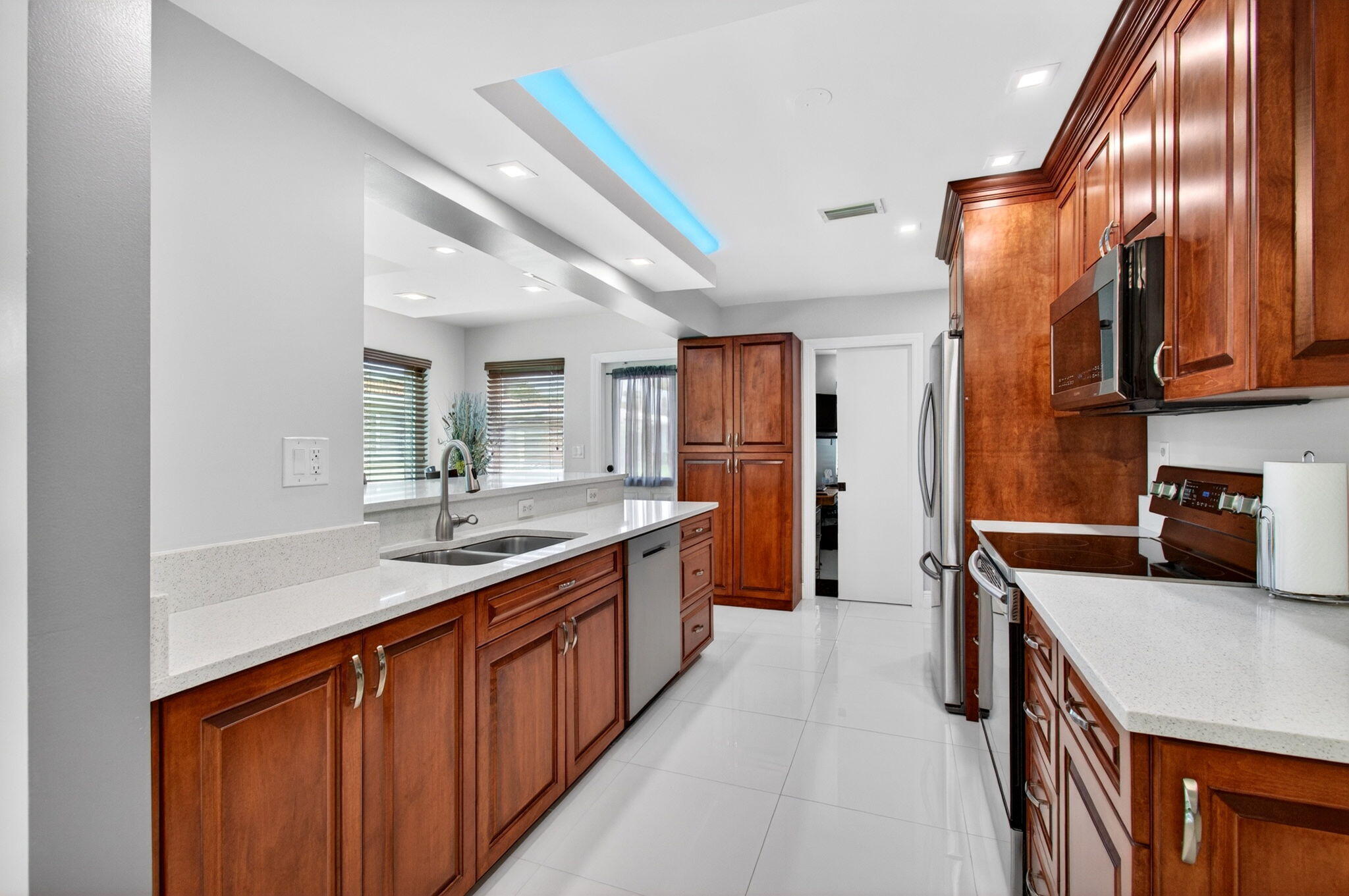 CRYSTAL LAKE VILLAS - Residential