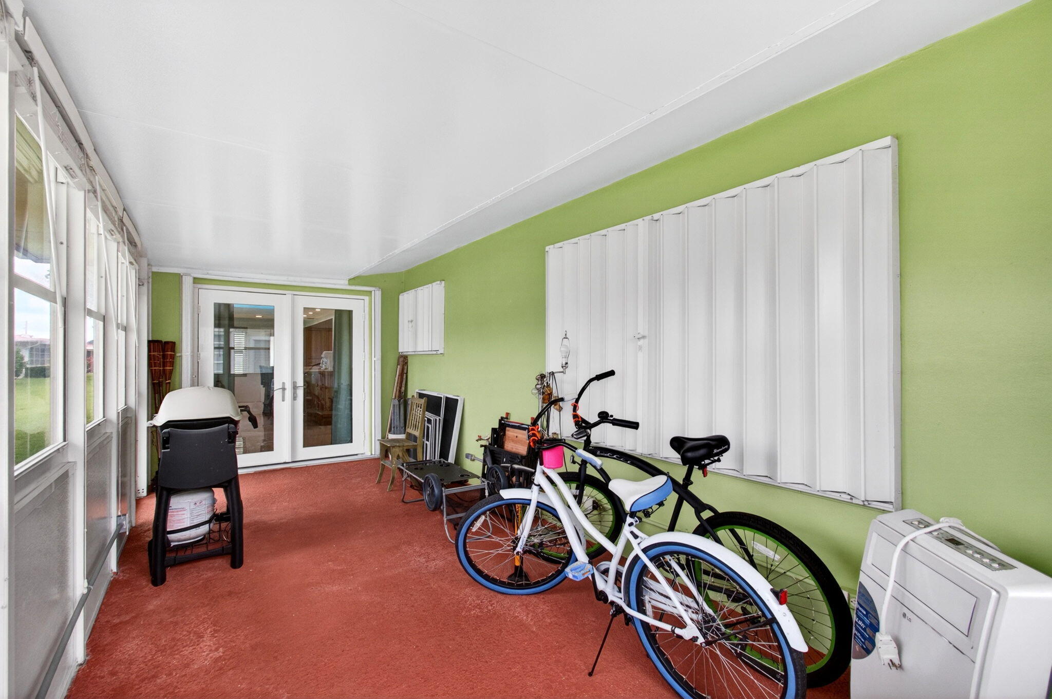 CRYSTAL LAKE VILLAS - Residential