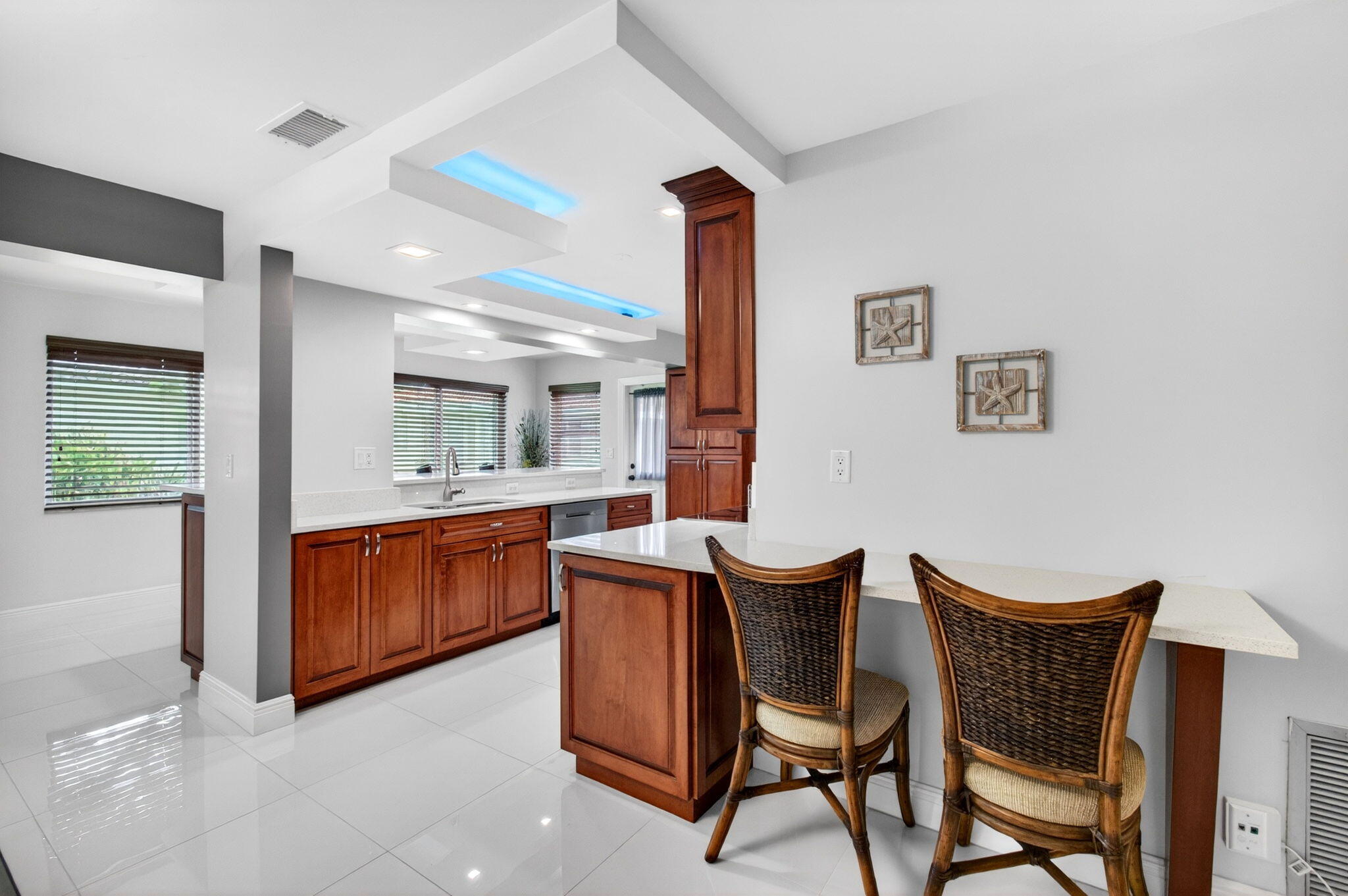 CRYSTAL LAKE VILLAS - Residential