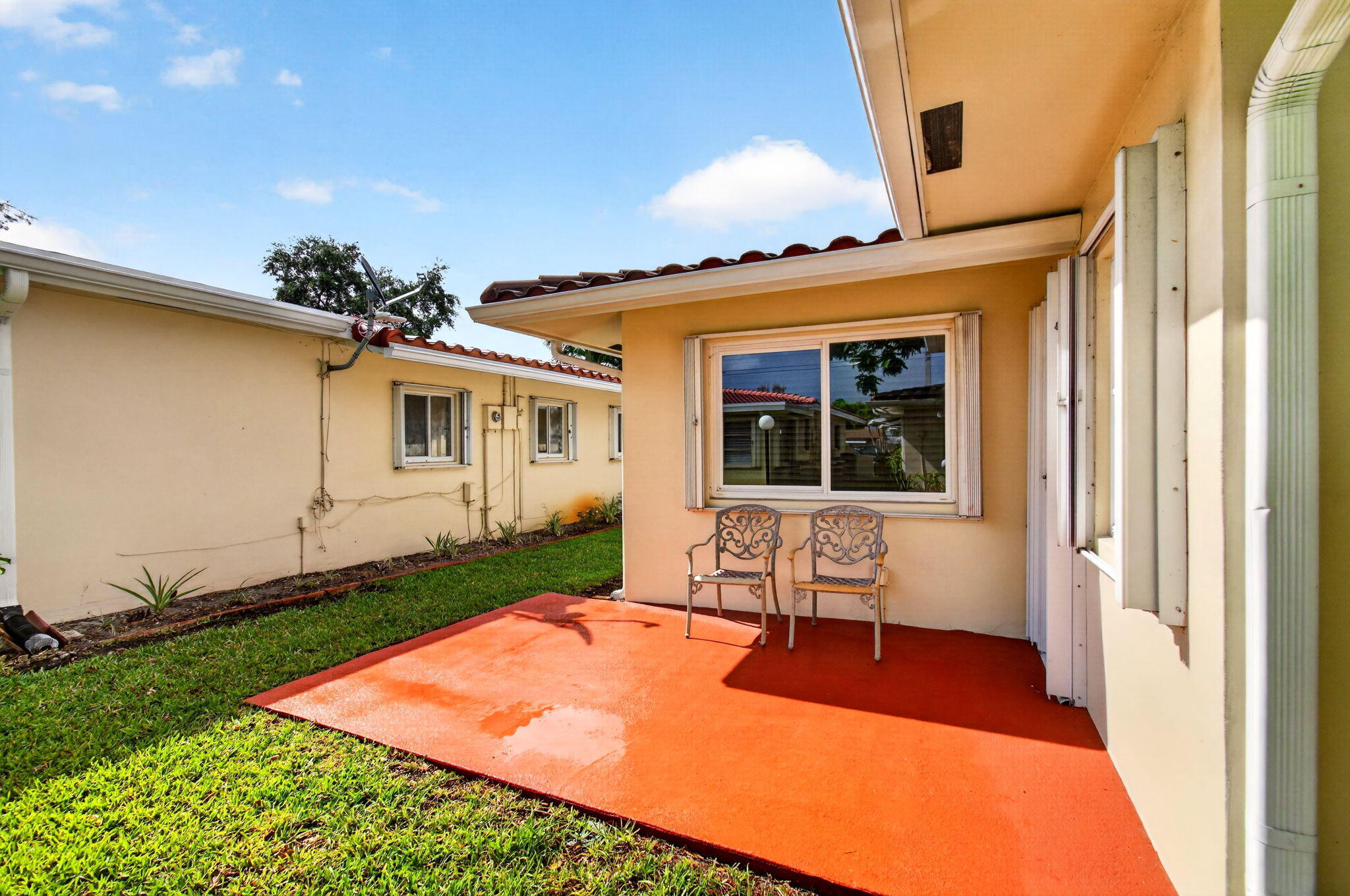 CRYSTAL LAKE VILLAS - Residential