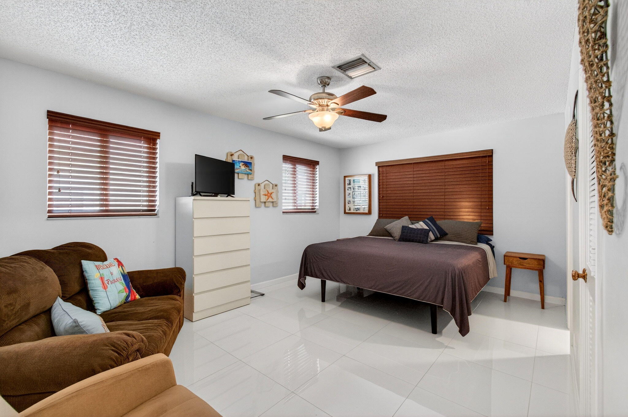 CRYSTAL LAKE VILLAS - Residential