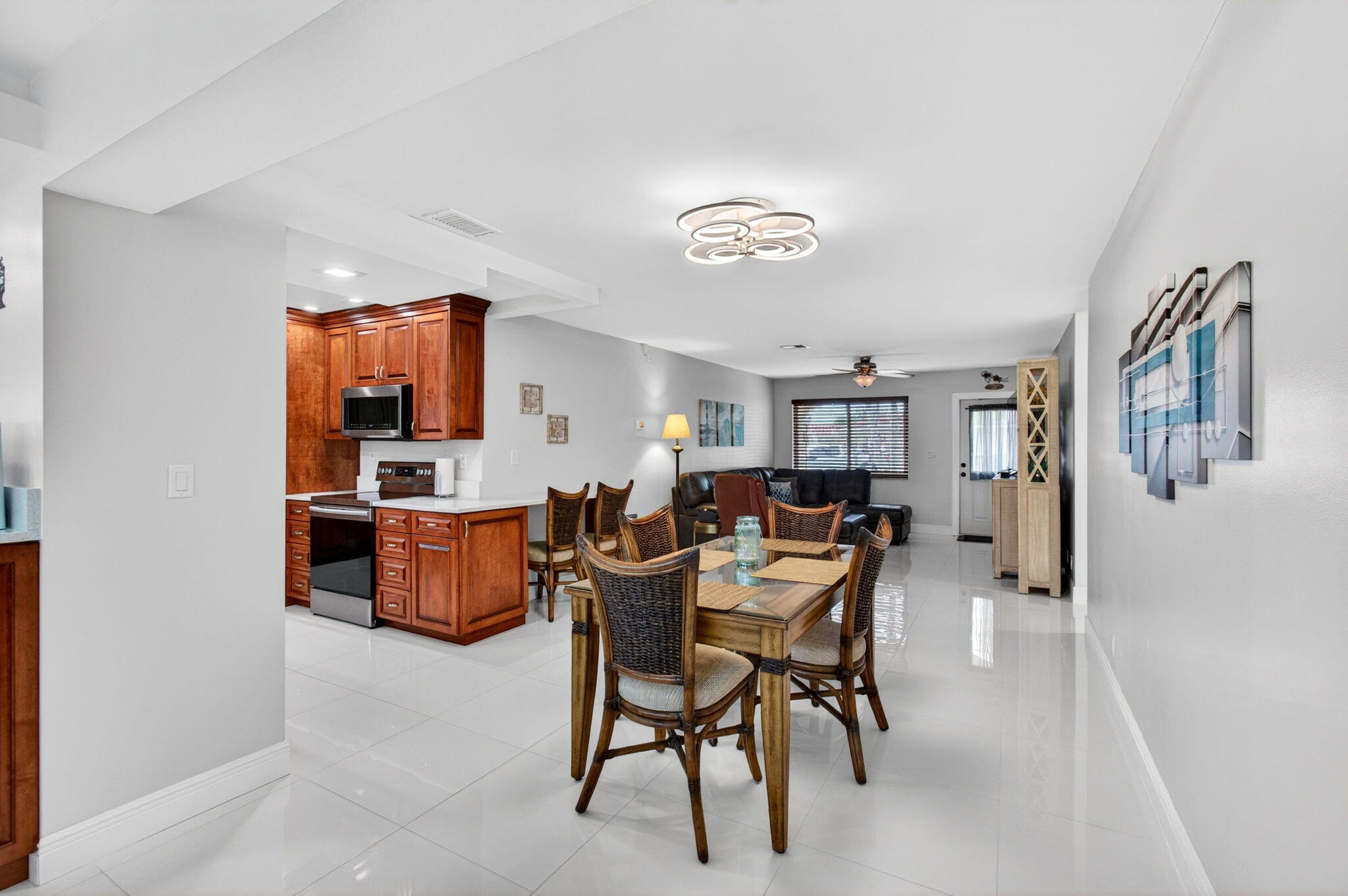 CRYSTAL LAKE VILLAS - Residential