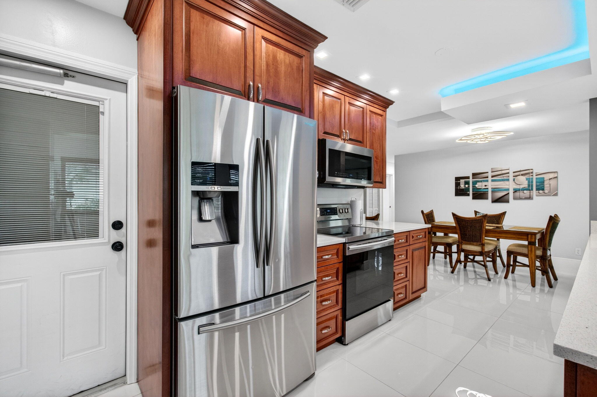 CRYSTAL LAKE VILLAS - Residential