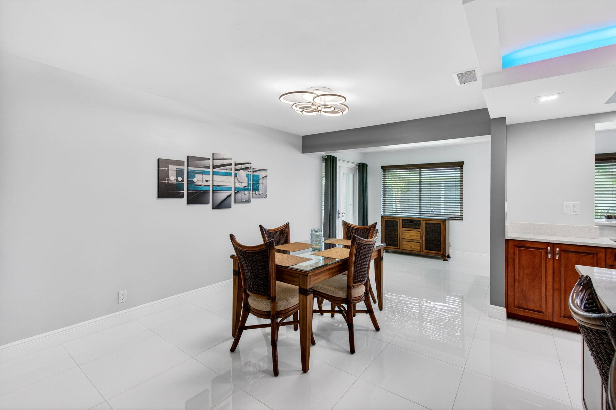 CRYSTAL LAKE VILLAS - Residential