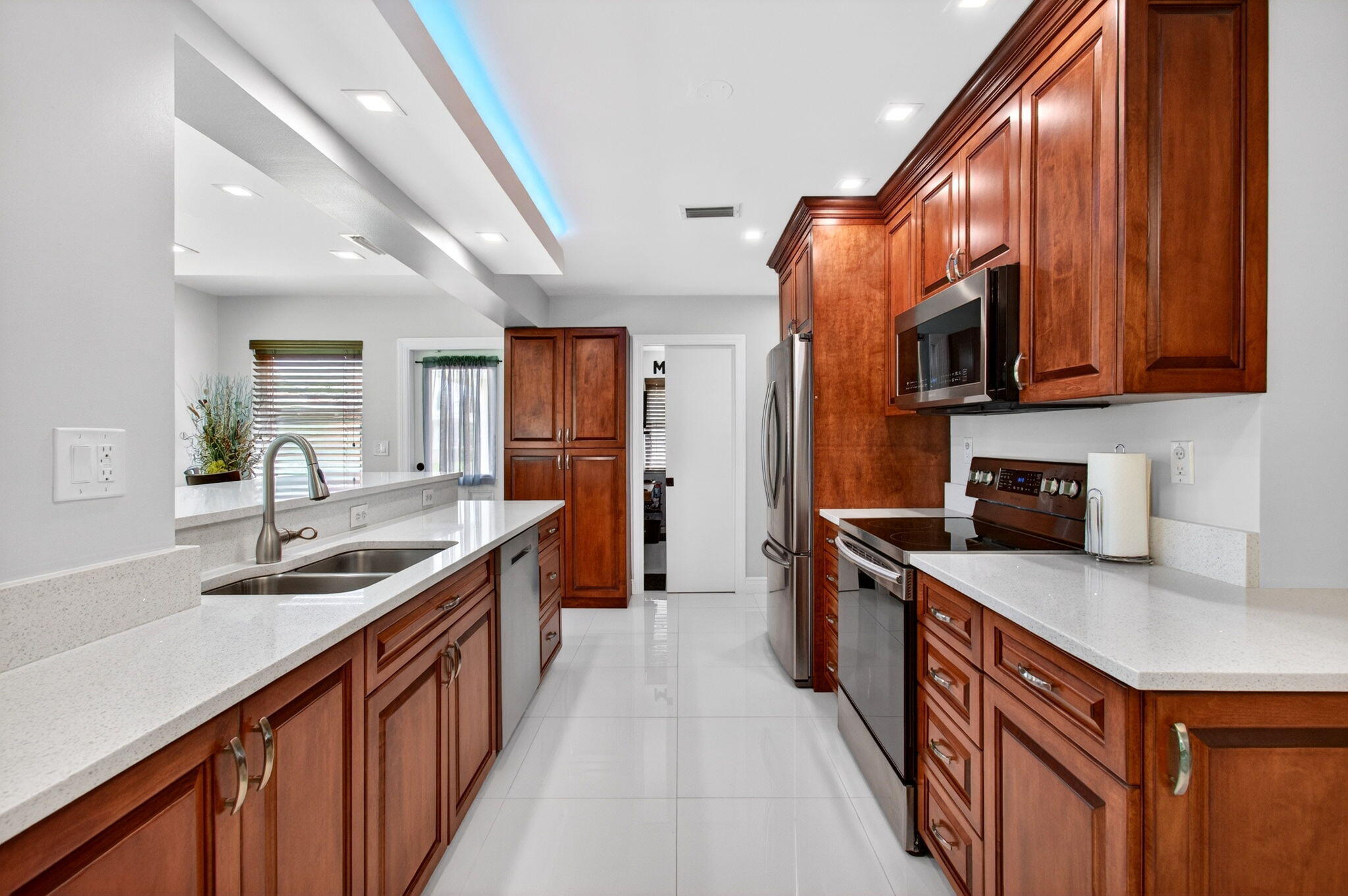 CRYSTAL LAKE VILLAS - Residential