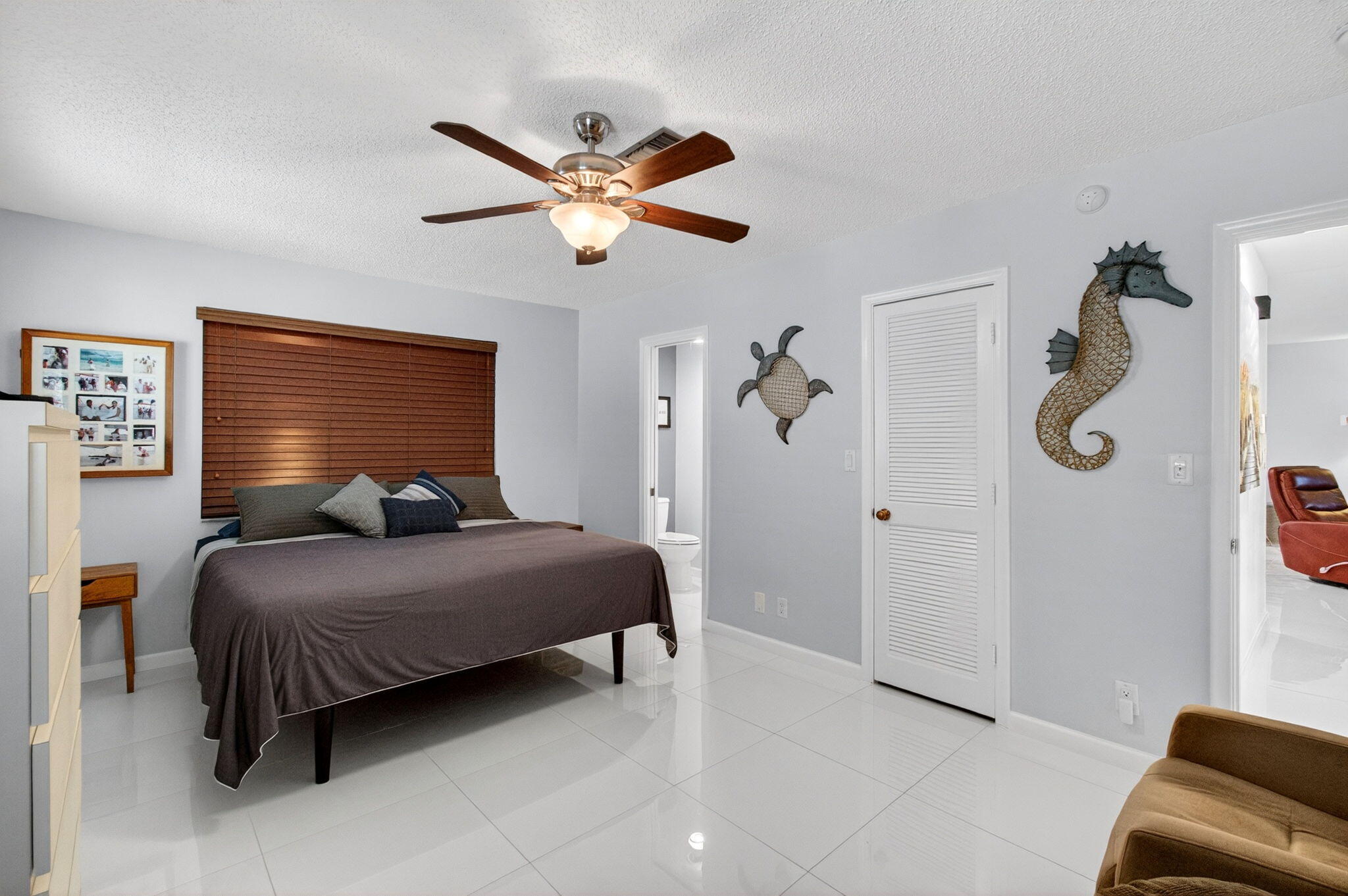 CRYSTAL LAKE VILLAS - Residential