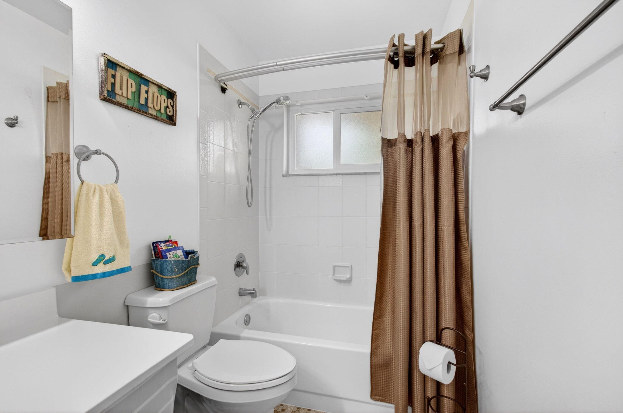 CRYSTAL LAKE VILLAS - Residential