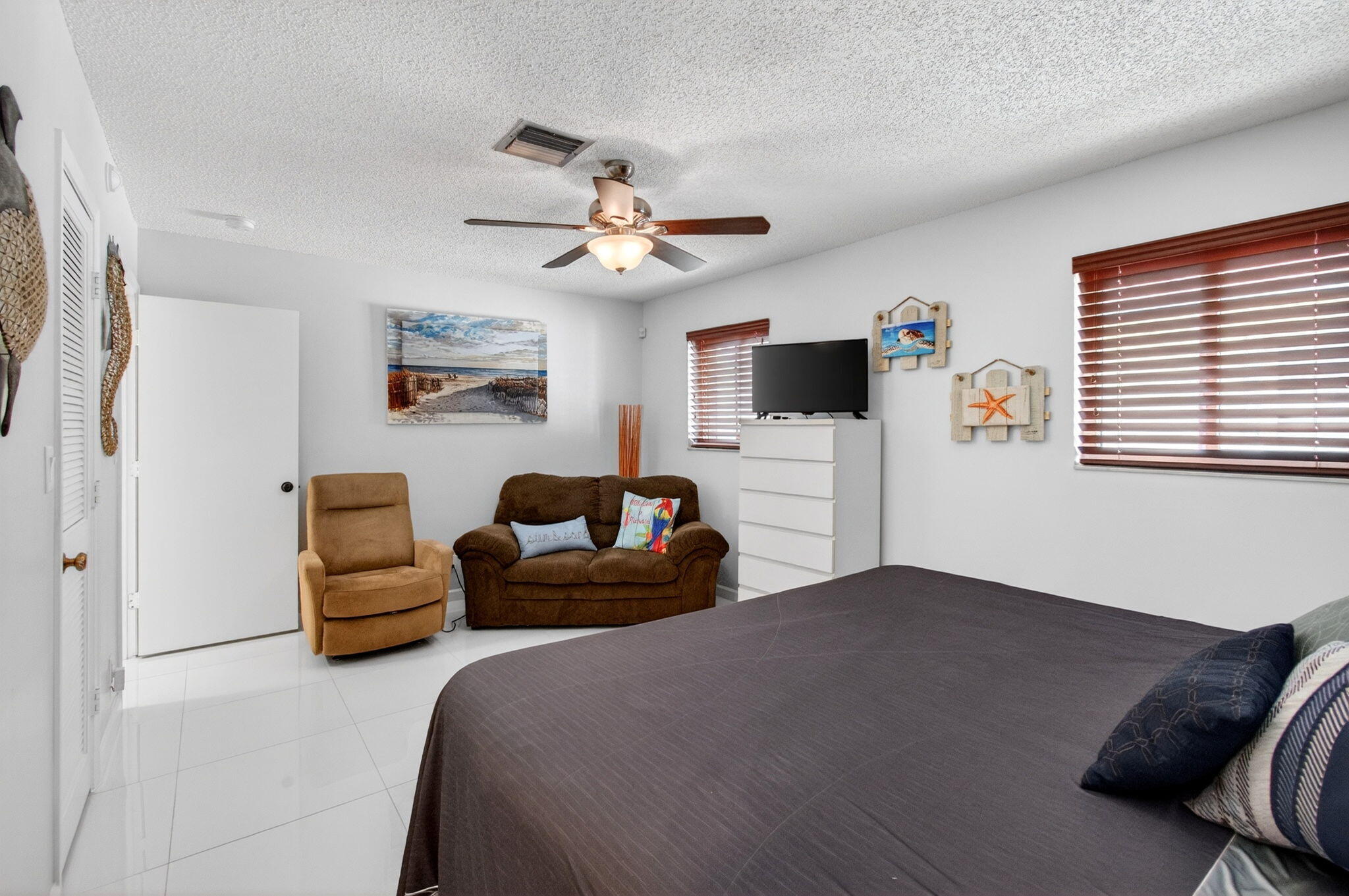 CRYSTAL LAKE VILLAS - Residential