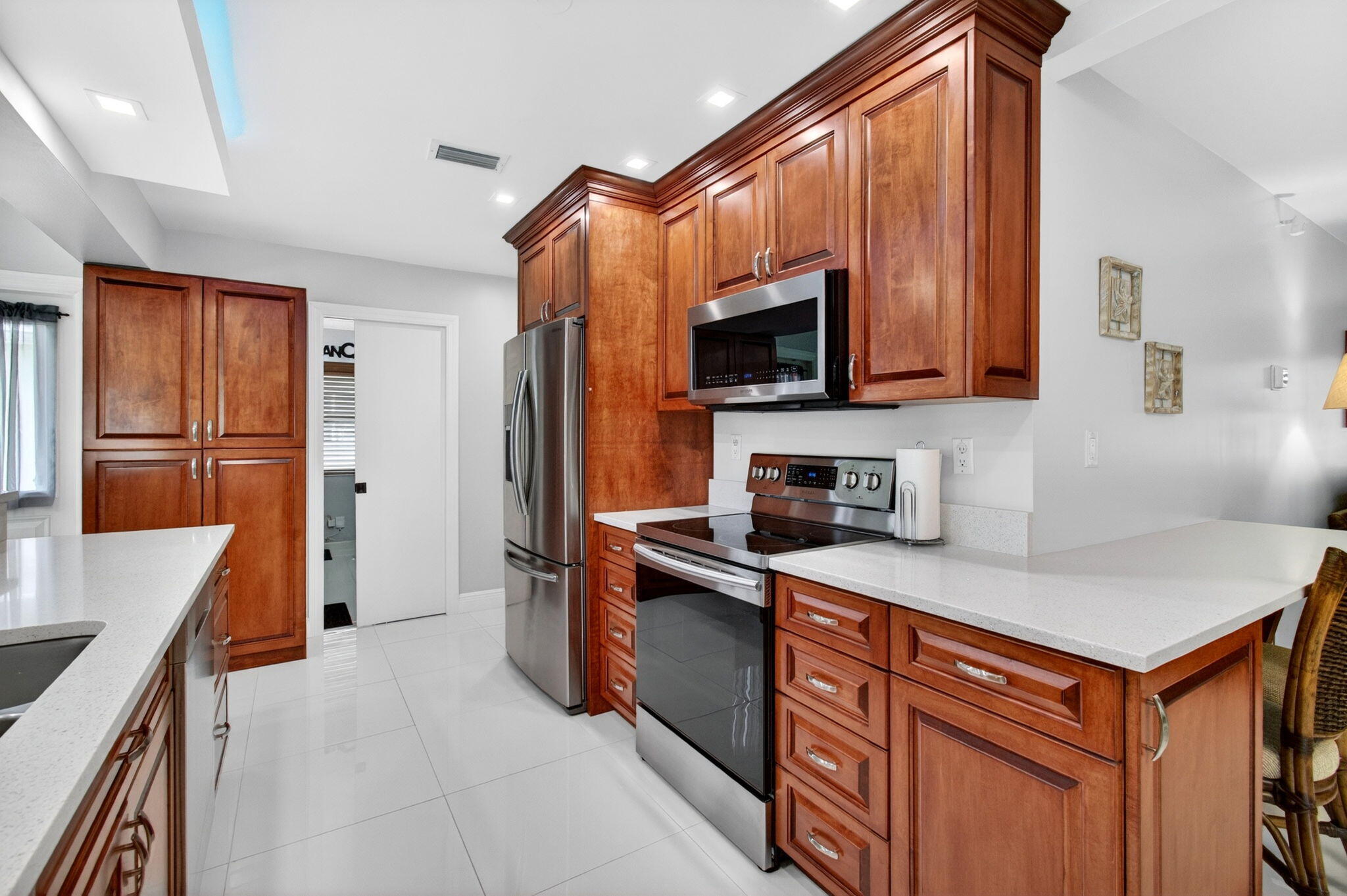 CRYSTAL LAKE VILLAS - Residential