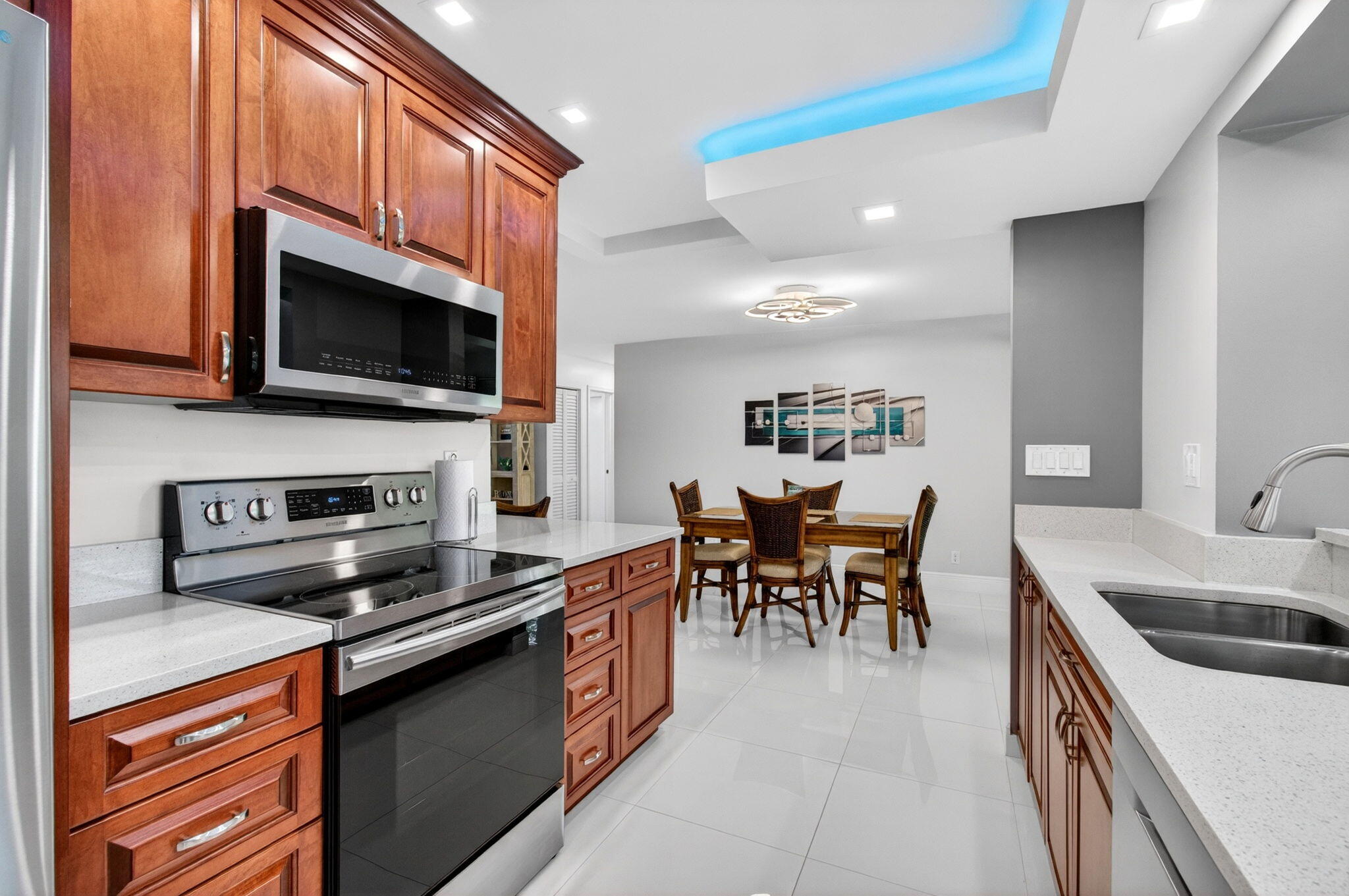 CRYSTAL LAKE VILLAS - Residential