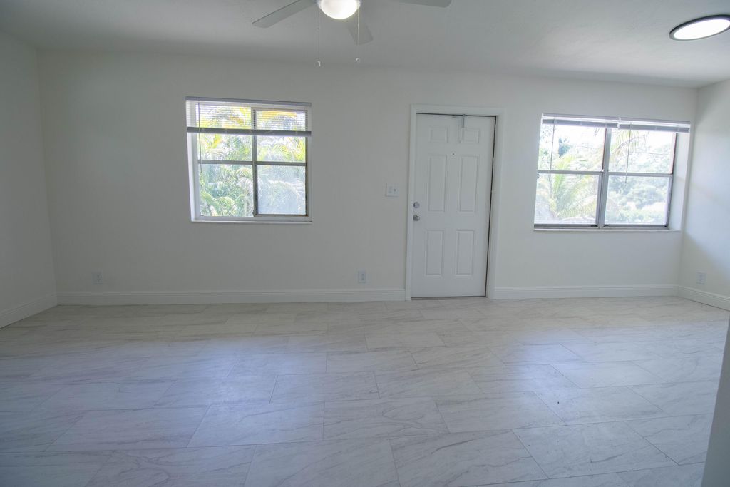 Photo of 400 SW 7th Avenue #12, Fort Lauderdale, FL 33312 (MLS # B26021739)