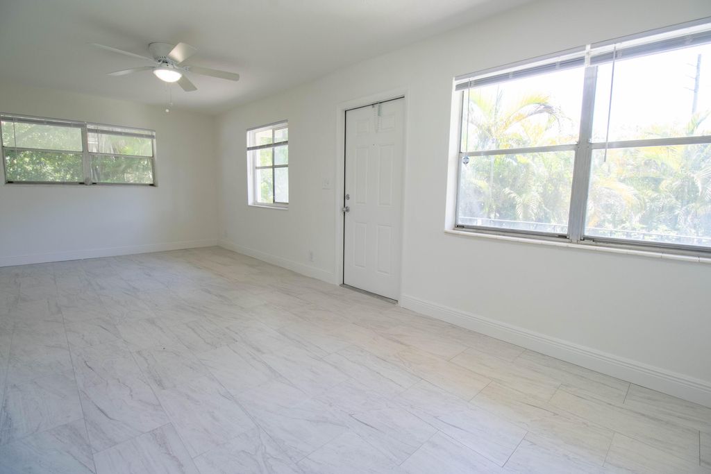 Photo of 400 SW 7th Avenue #12, Fort Lauderdale, FL 33312 (MLS # B26021739)