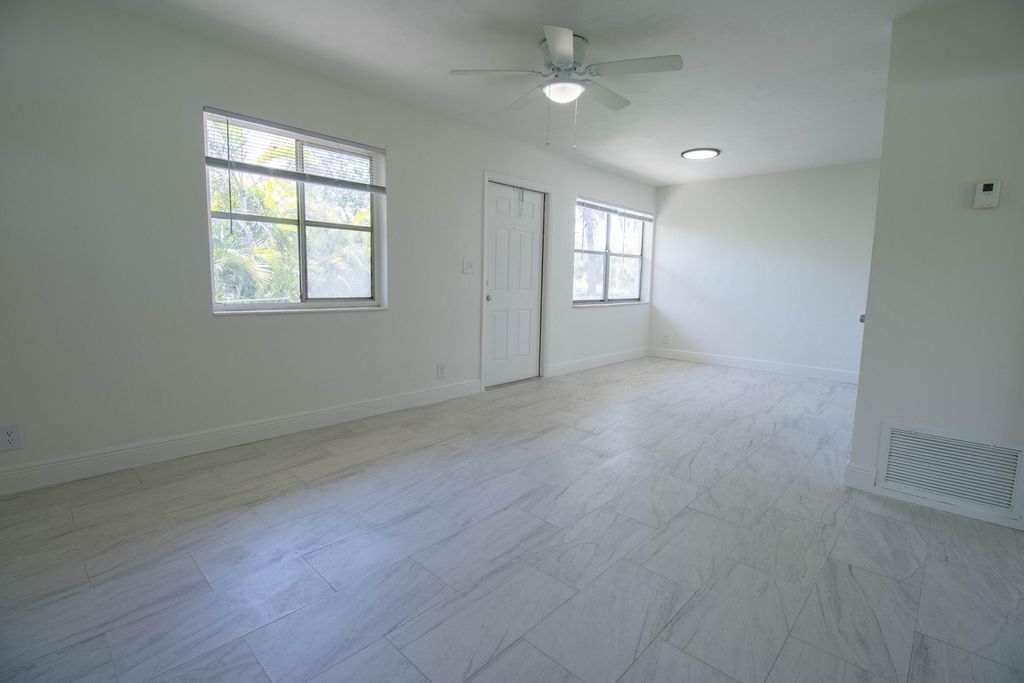 Photo of 400 SW 7th Avenue #12, Fort Lauderdale, FL 33312 (MLS # B26021739)