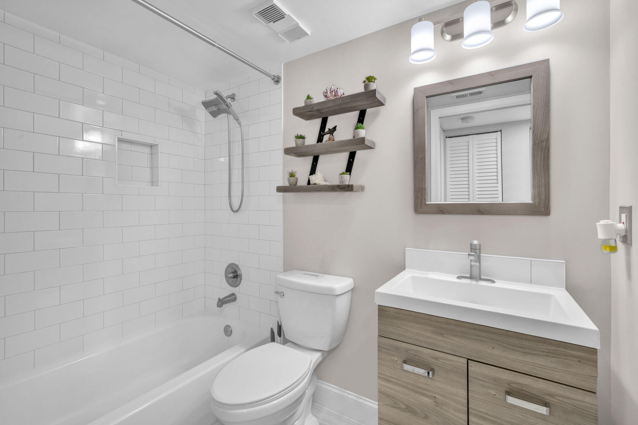 REPUBLIC SQUARE CONDO - Residential