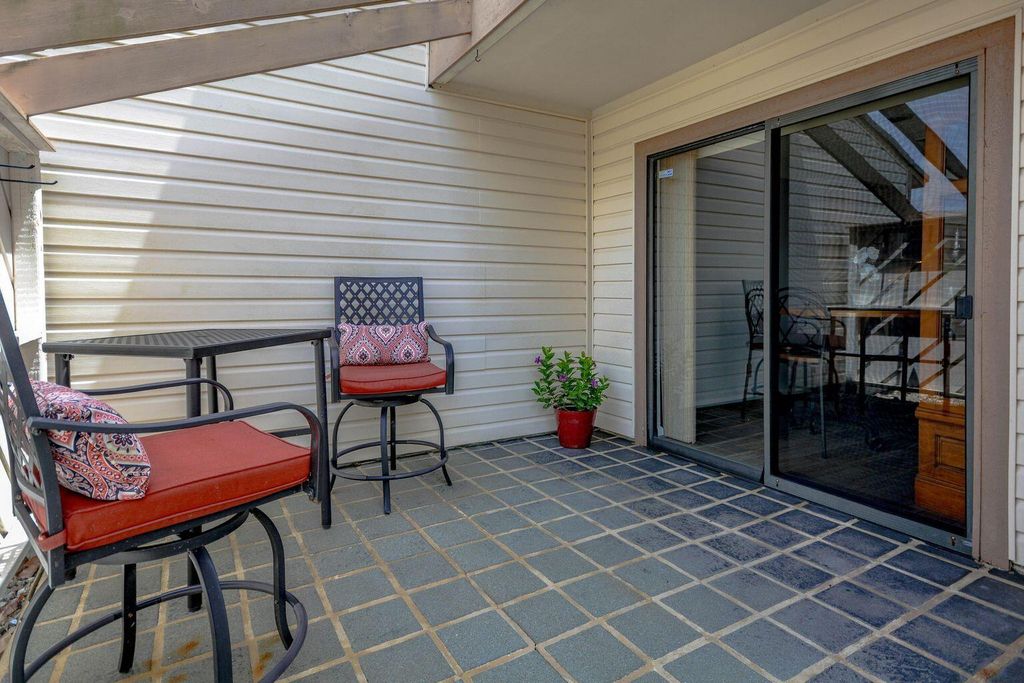 Photo of 122 Sherwood Circle #10b, Jupiter, FL 33458 (MLS # R11143352)