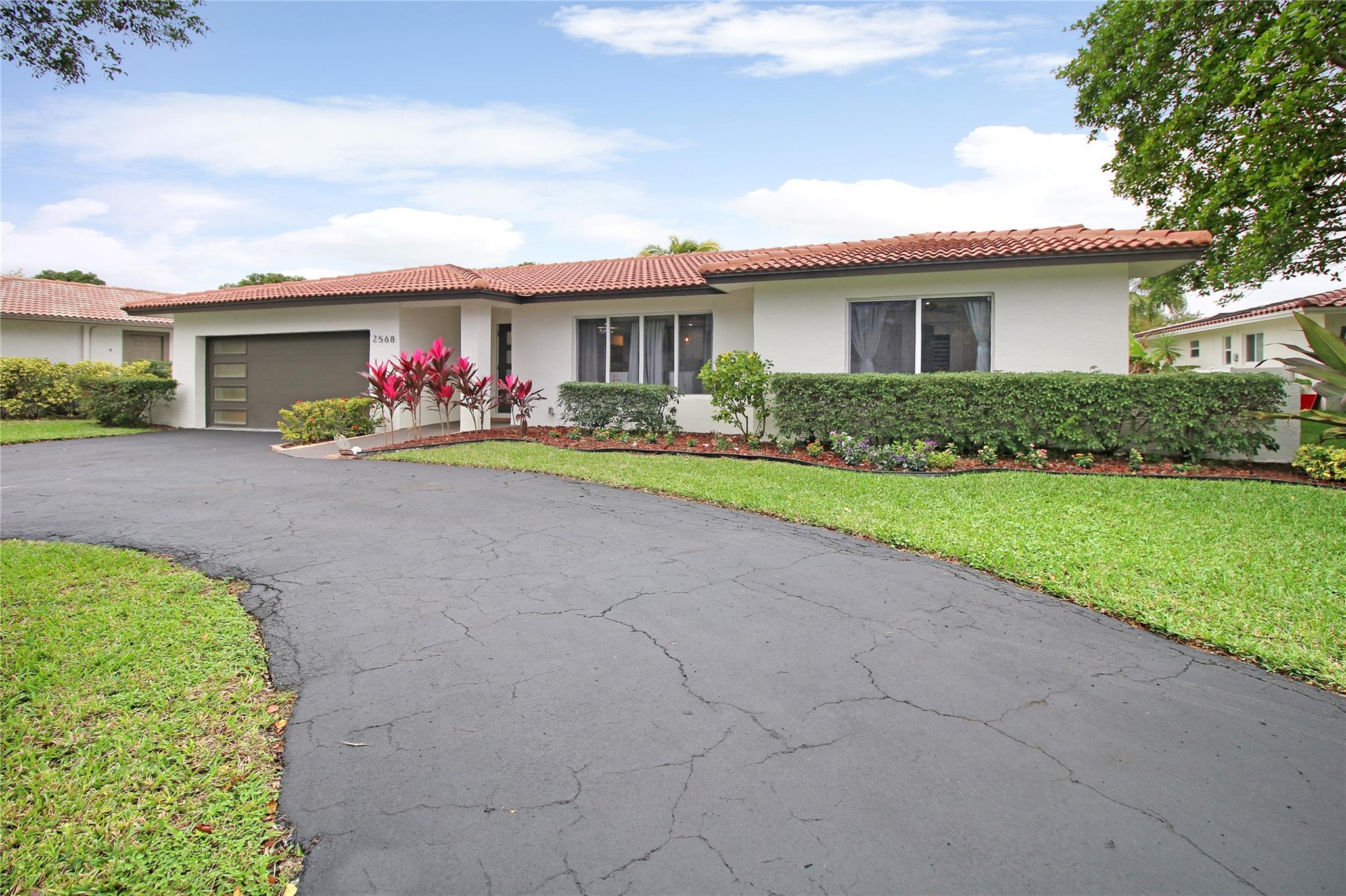 Coral Spgs Country Club - Residential