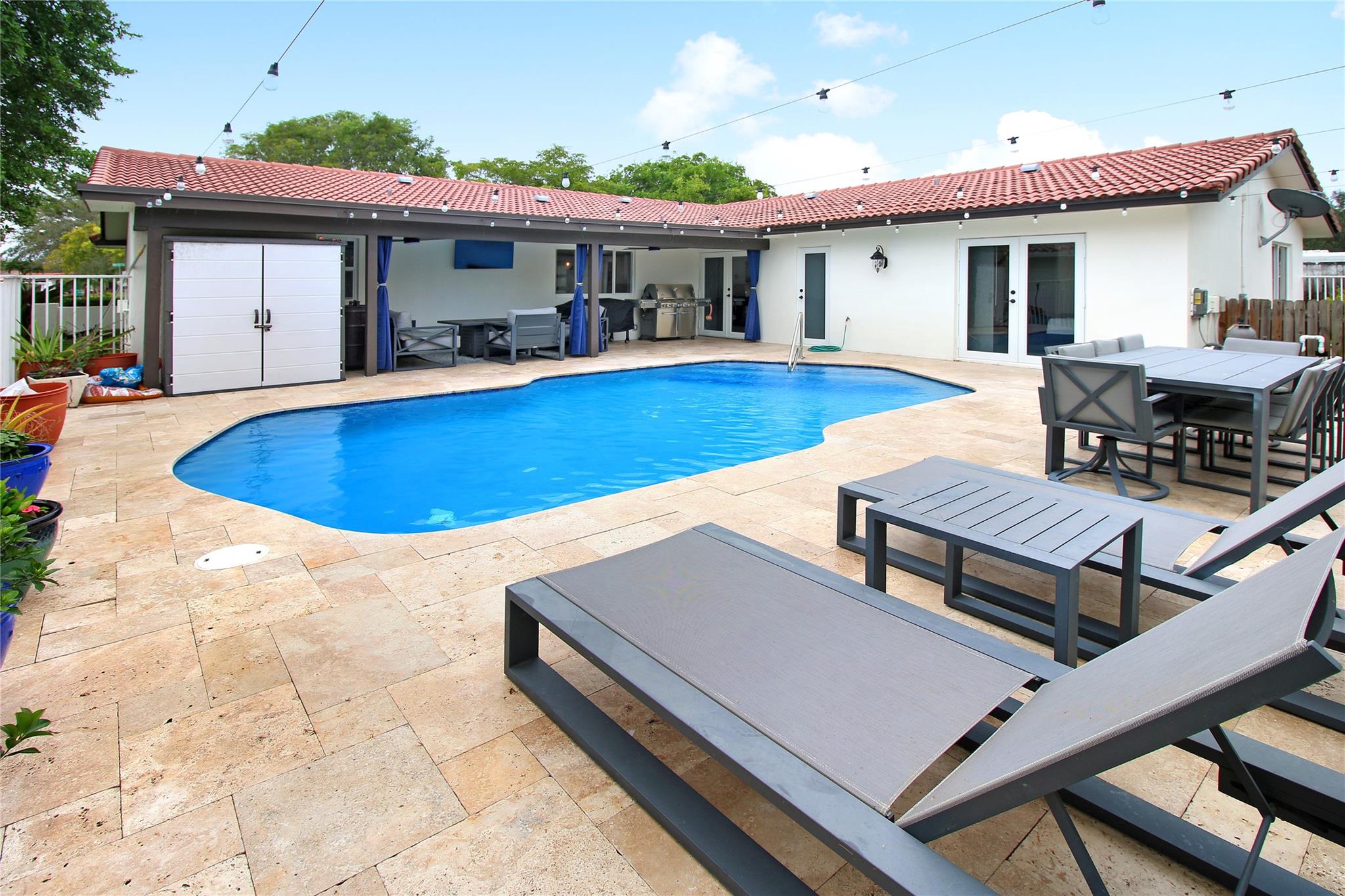 Coral Spgs Country Club - Residential