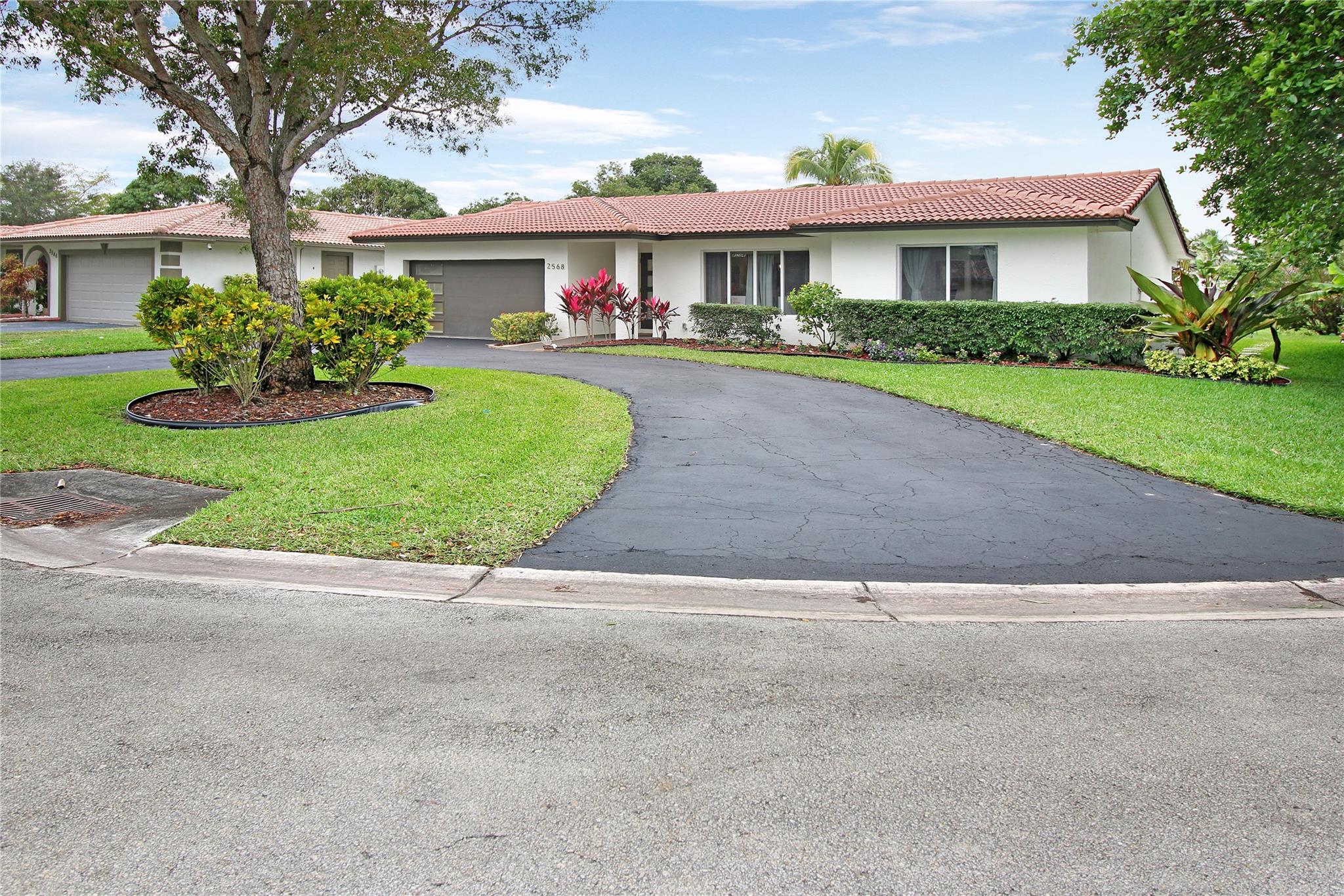 Coral Spgs Country Club - Residential