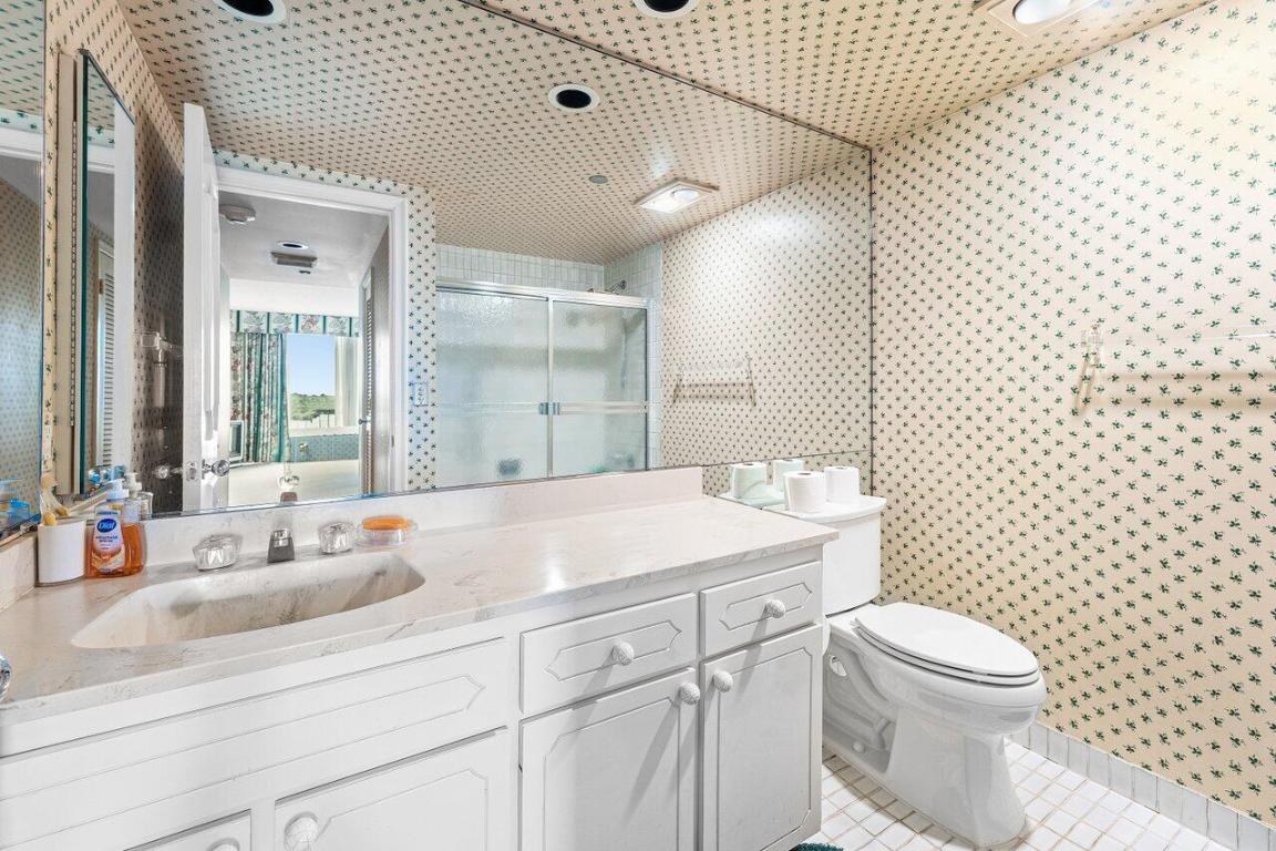 BEACH POINT CONDO - Residential