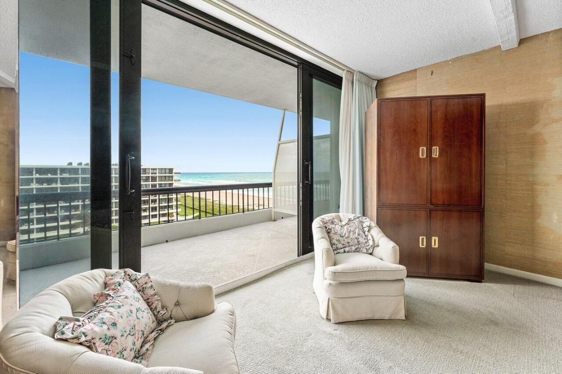 BEACH POINT CONDO - Residential