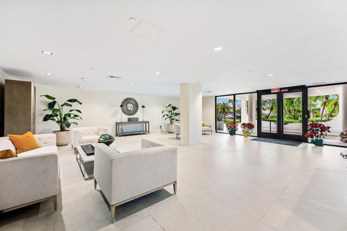 BEACH POINT CONDO - Residential