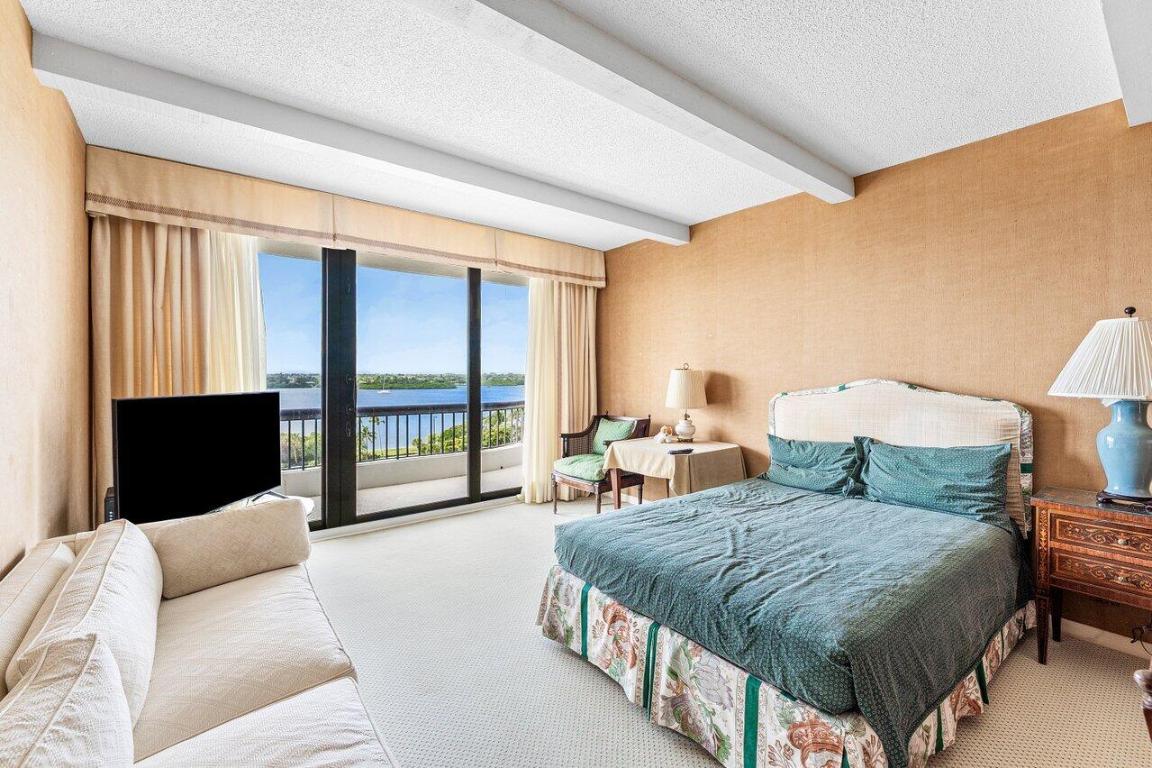 BEACH POINT CONDO - Residential