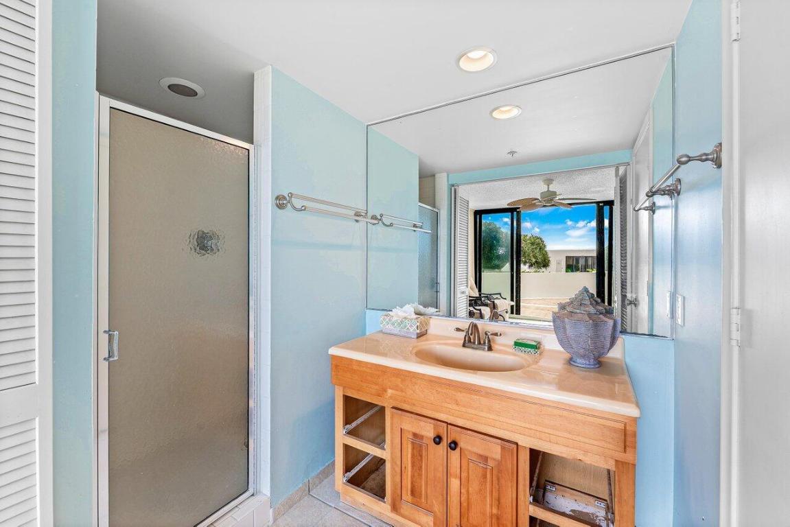 BEACH POINT CONDO - Residential