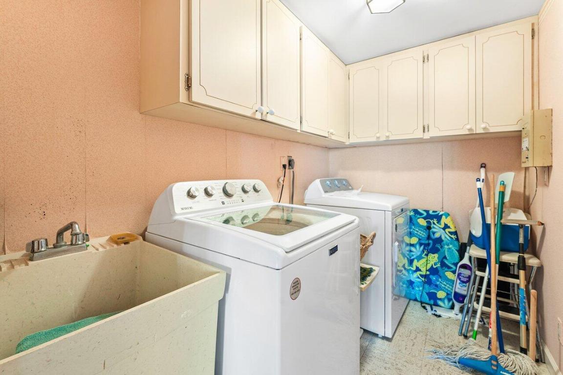 BEACH POINT CONDO - Residential