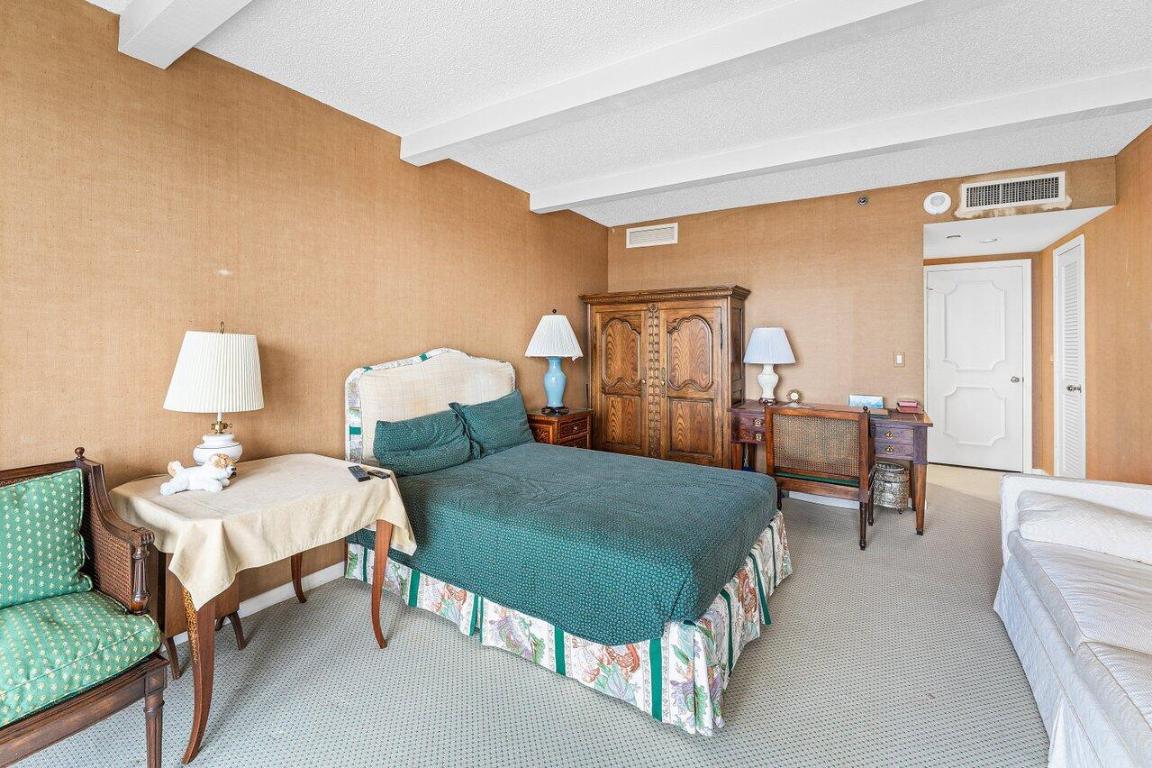 BEACH POINT CONDO - Residential