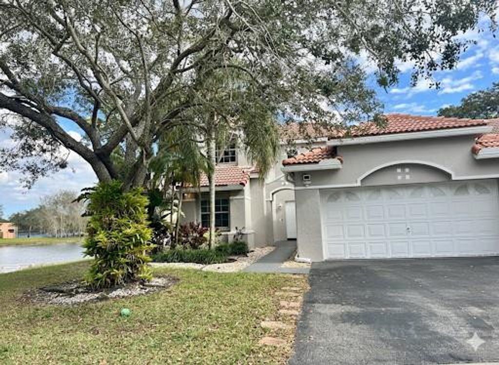 Photo of 1372 Bayview Circle, Weston, FL 33326 (MLS # F10550136)