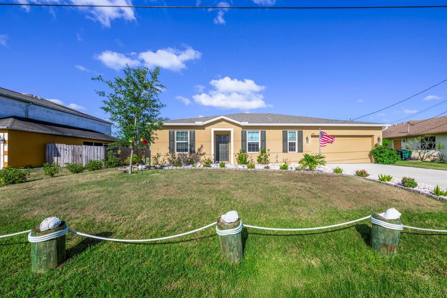 Enter this newly built 4-bedroom, 2-bathroom single-family home. Upon entering, you'll find a welcoming foyer with an inviting dining area. The open-concept, split floor plan is ideal for families and those seeking space. The kitchen boasts all stainless steel appliances, granite countertops, and a large walk-in pantry. The home includes a 2-car garage, and a separate laundry area. The primary suite features a walk-in closet and dual bathroom sinks. The lot offers a generous backyard, perfect for outdoor activities. Don't miss this stunning rental opportunity.