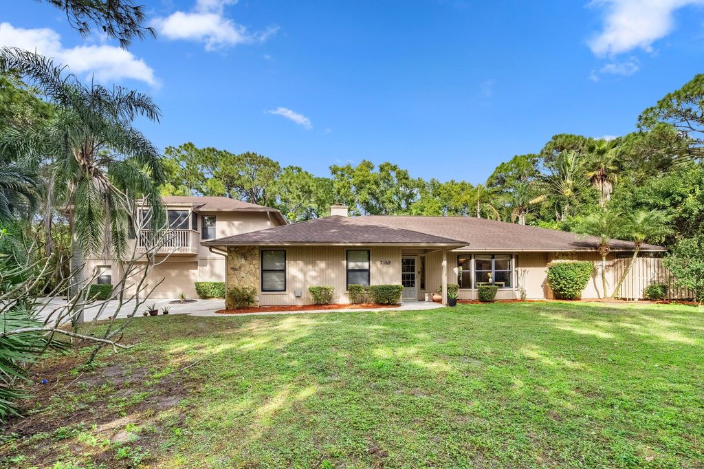 Photo of 7169 154th Court N, Palm Beach Gardens, FL 33418 (MLS # R11148203)