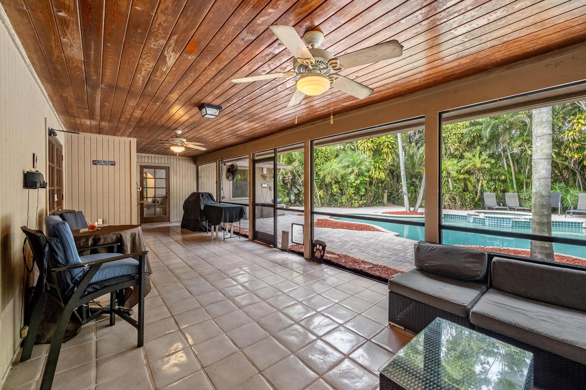 Palm Beach Country Estate - Residential