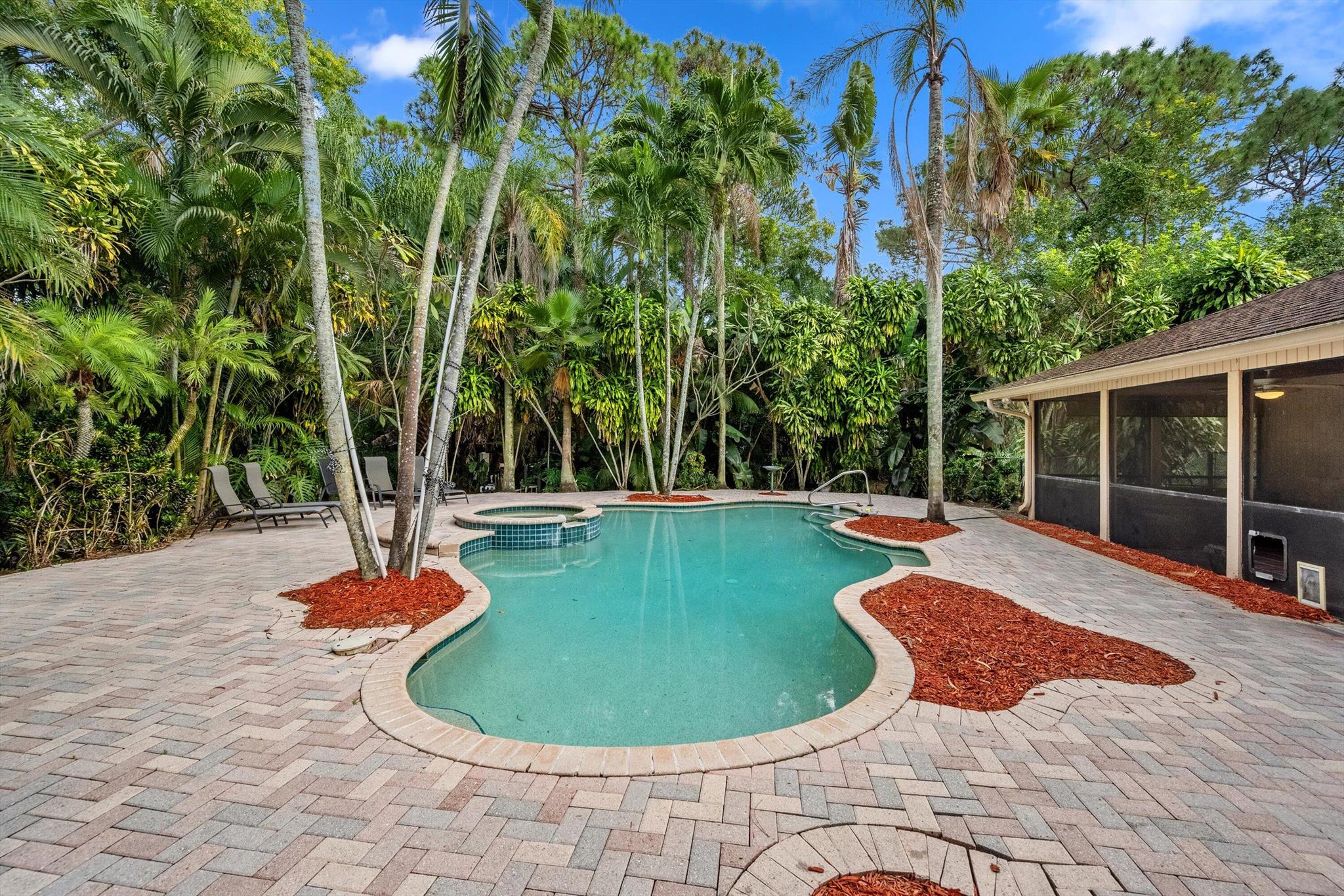 Palm Beach Country Estate - Residential