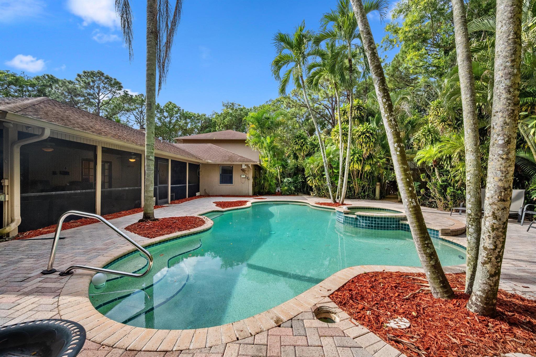 Palm Beach Country Estate - Residential