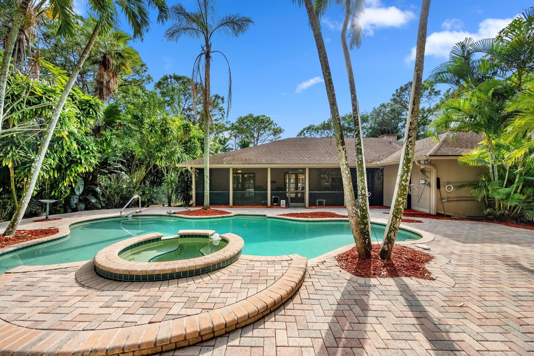 Palm Beach Country Estate - Residential