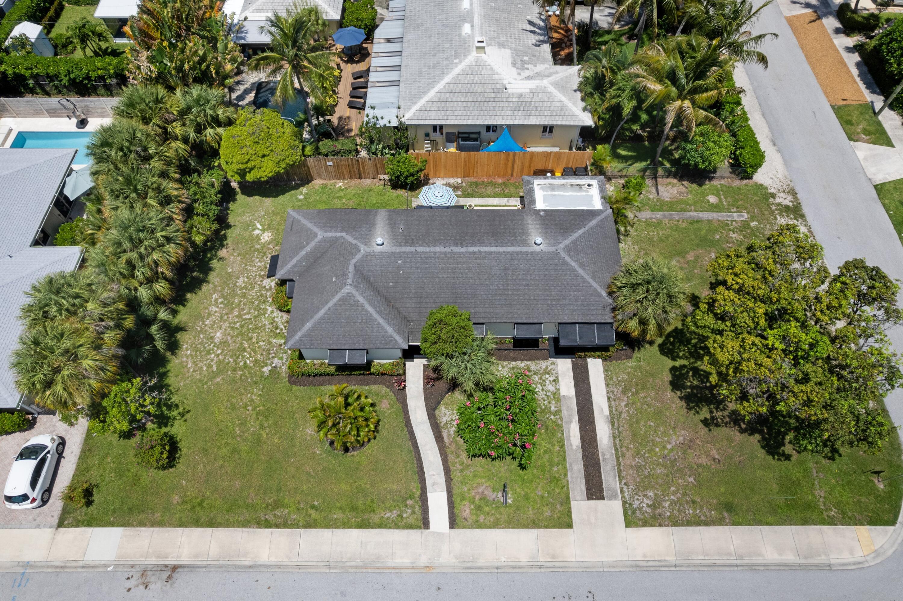 1725 N Lakeside Drive
