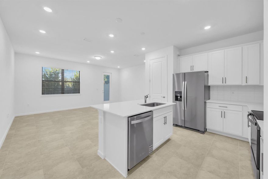 BRAND NEW TOWNHOME!!!, never lived in, very private location in the community, light & bright near I-95 community pool, gated entrance