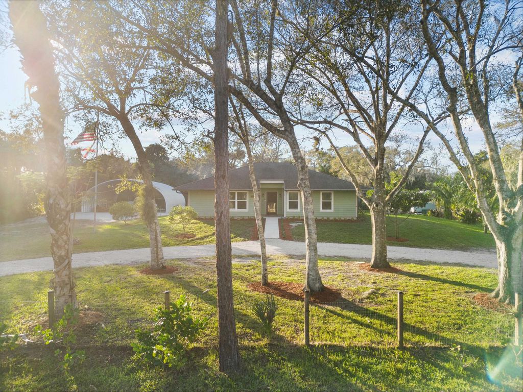 Photo of 15773 87th Trail N, West Palm Beach, FL 33418 (MLS # R10942972)