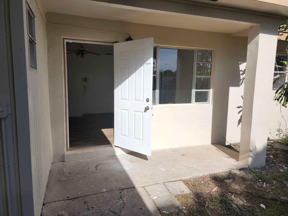 Fresh painted, New AC installed 3 months ago. Close to Delray Downtown and beaches. All appliances are in great shape. Large backyard. If you .