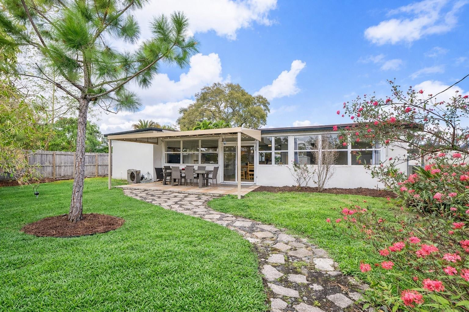 Floranada Ridge Sec A 30- - Residential