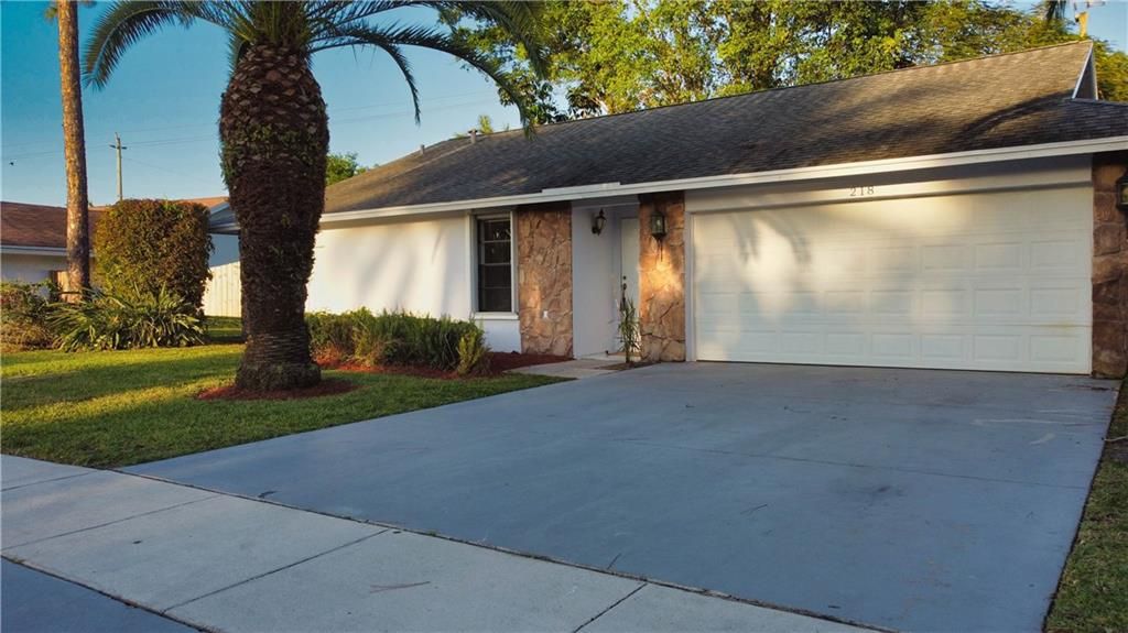 Photo of 218 Parkwood Dr, Royal Palm Beach, FL 33411 (MLS # F10277941)