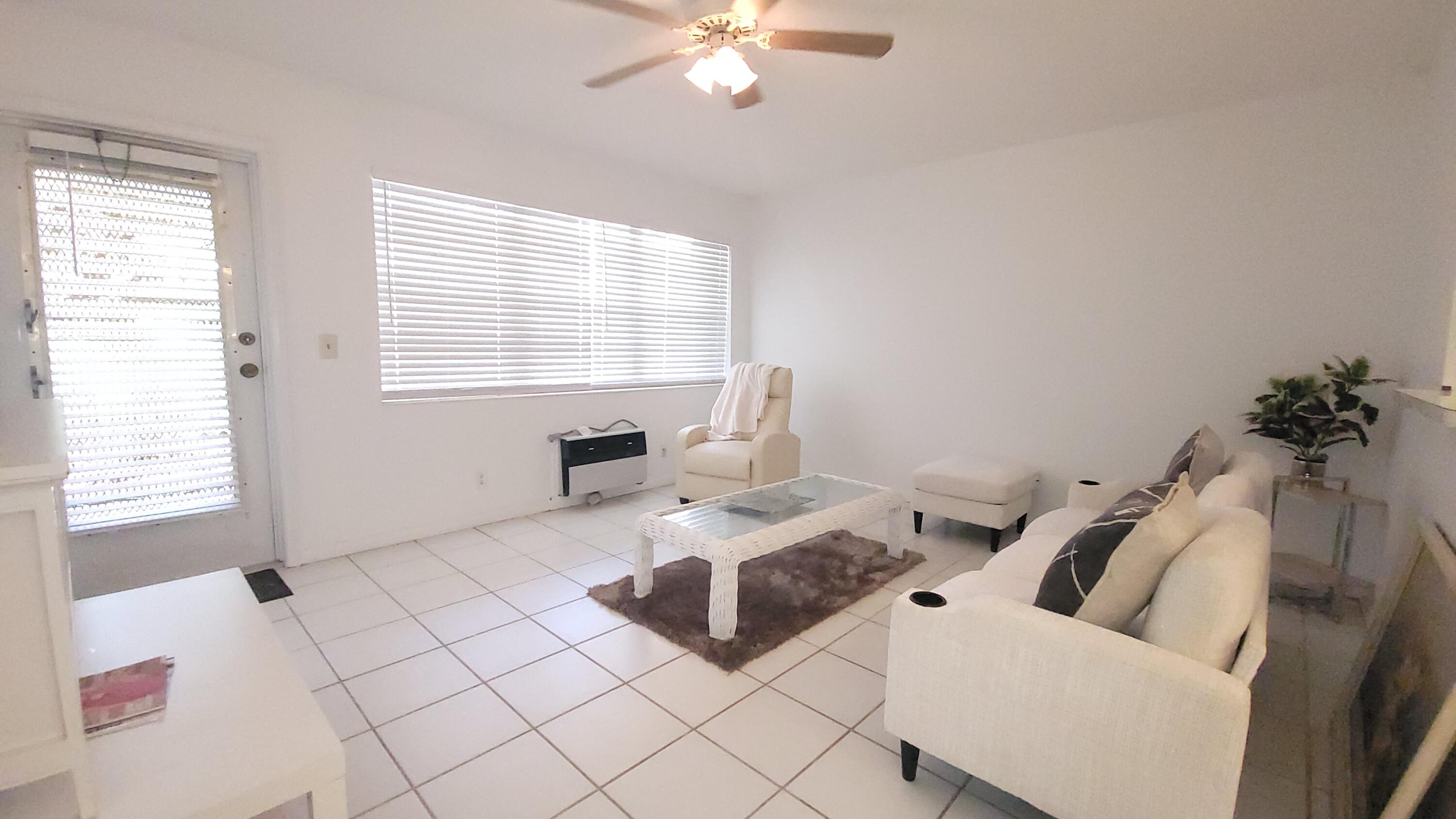 319 Chatham P, West Palm Beach, FL, 33417/$69,900 1 319 Chatham P
