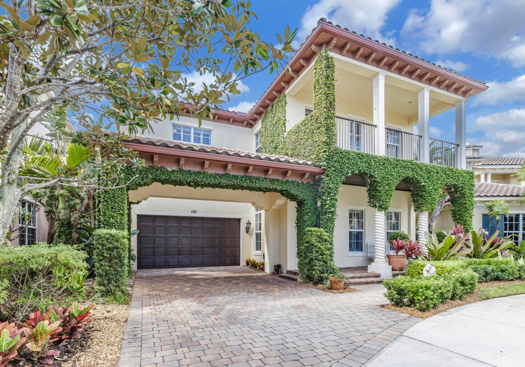 Photo of 132 Tulip Tree Court, Jupiter, FL 33458 (MLS # R11025915)