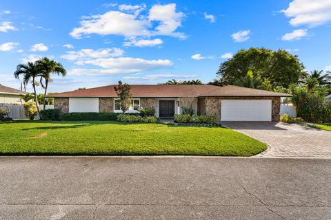 Photo of 7410 Venetian Way, Lake Clarke Shores, FL 33406 (MLS # R11159473)