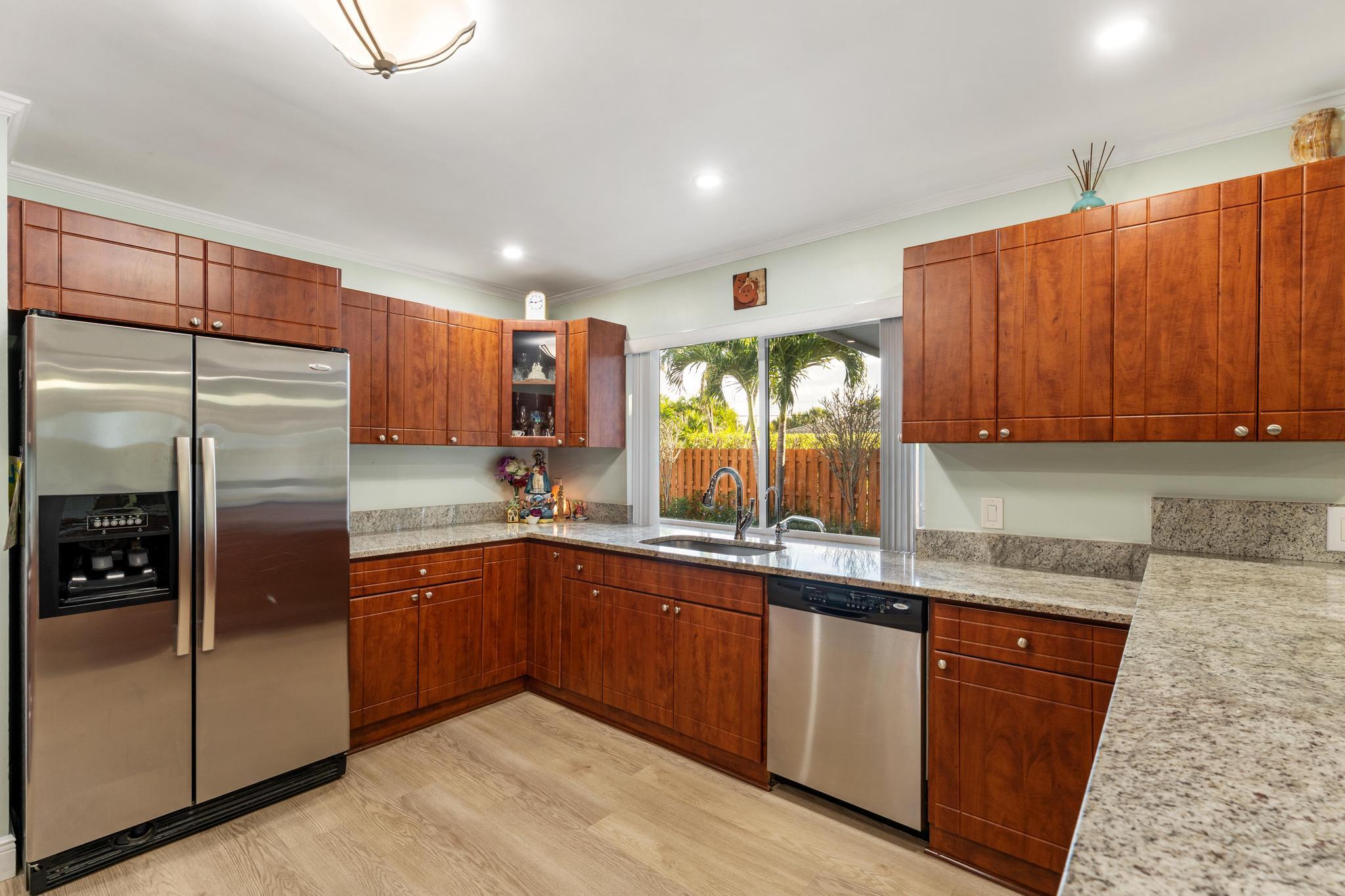 LAKE CLARKE ISLE IN - Residential